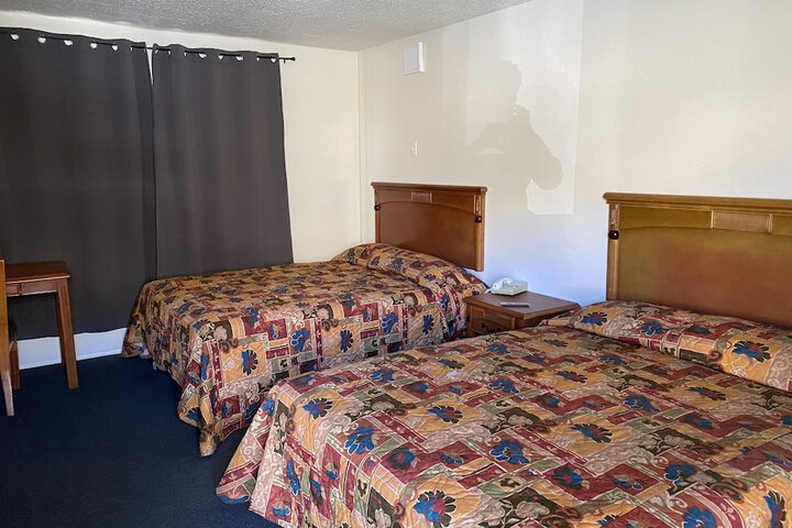 Golden Hills Motel