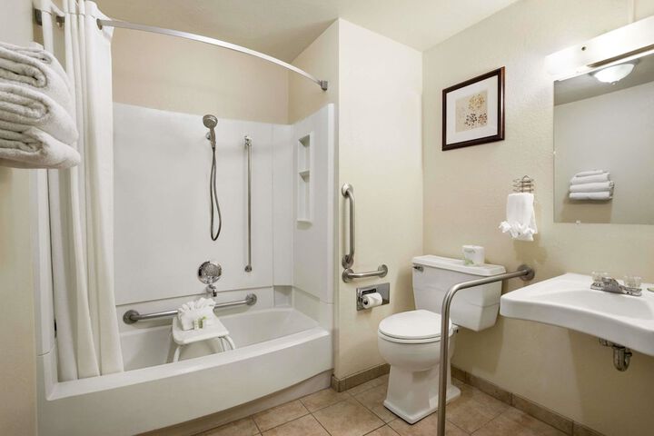 Room 12 of 17