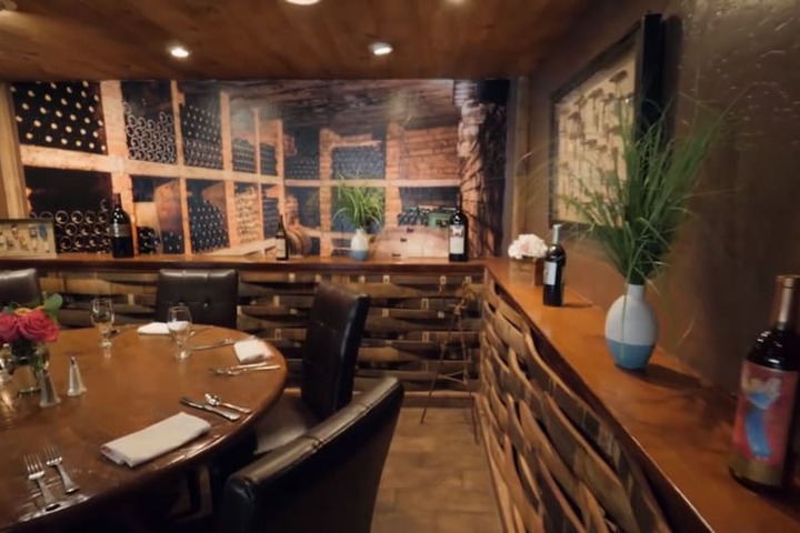 Dining 37 of 64