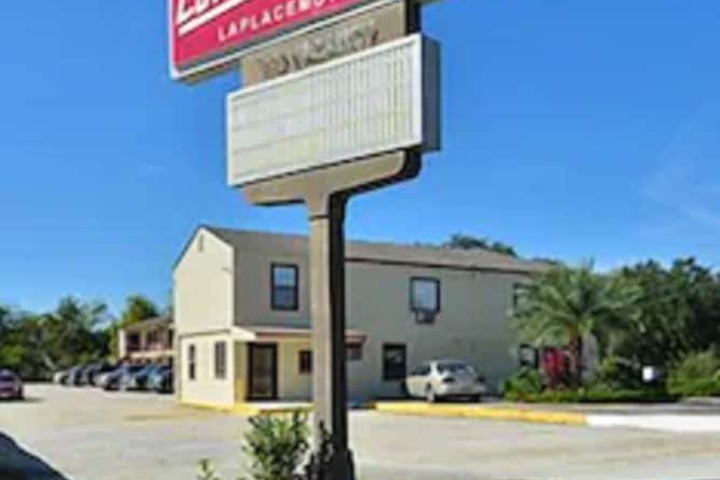 Hotel 7 of 16