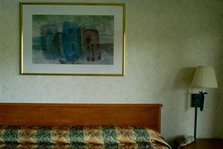 Campton Parkway Inn