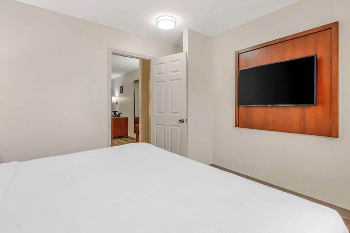 Room 16 of 35