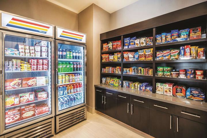La Quinta Inn & Suites by Wyndham Clifton Park / Saratoga Area