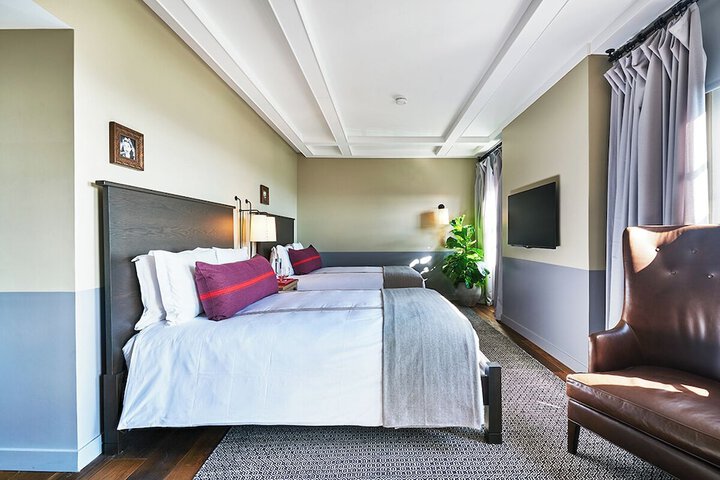 Room 19 of 82