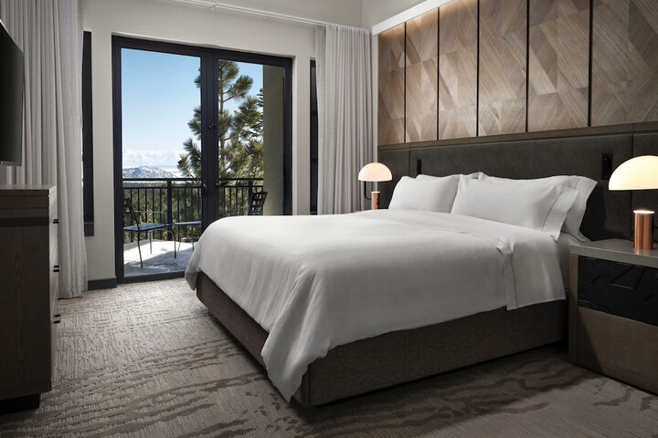 Room 34 of 46