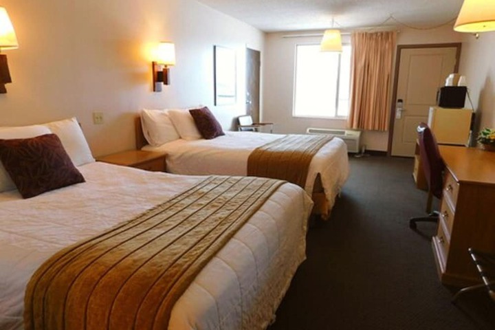 Room 28 of 33