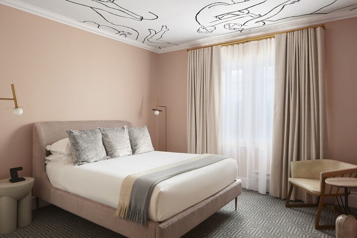 Room 27 of 64