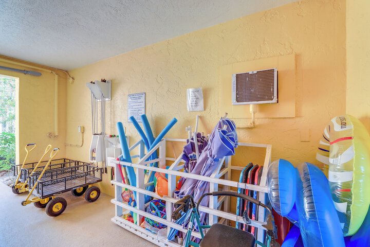 Sunlit Longboat Key Escape w / Private Resort Beach
