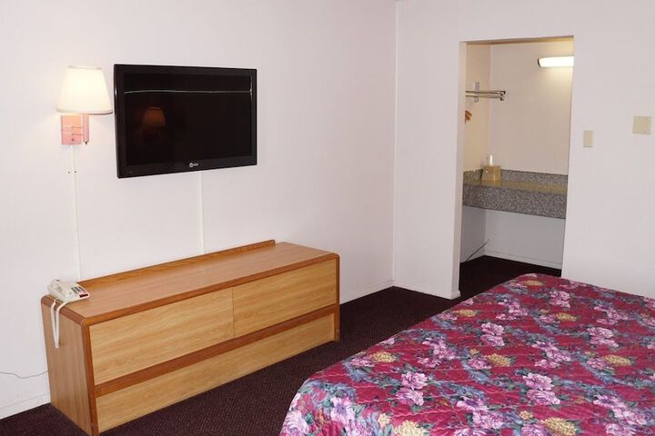 Room 15 of 30