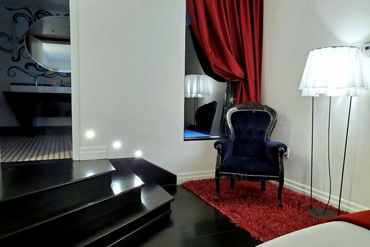Room 60 of 78
