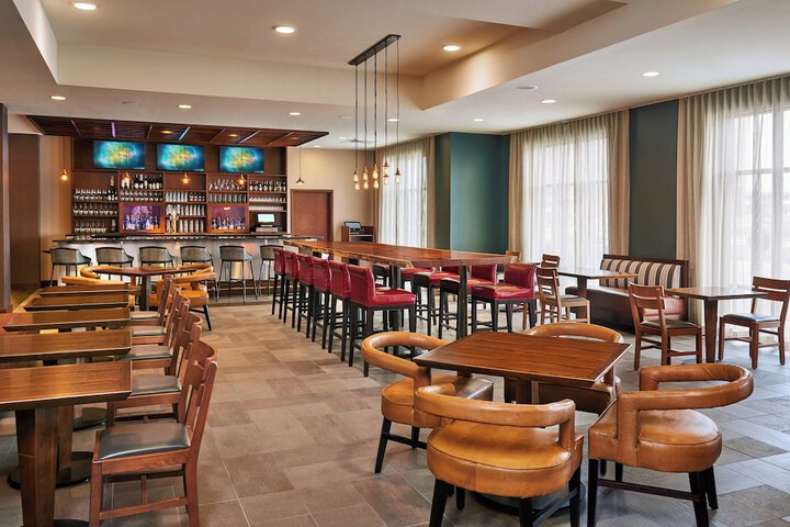 Four Points by Sheraton Fargo Medical Center
