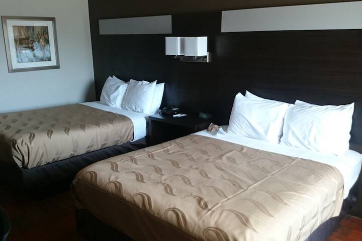 Room 25 of 62