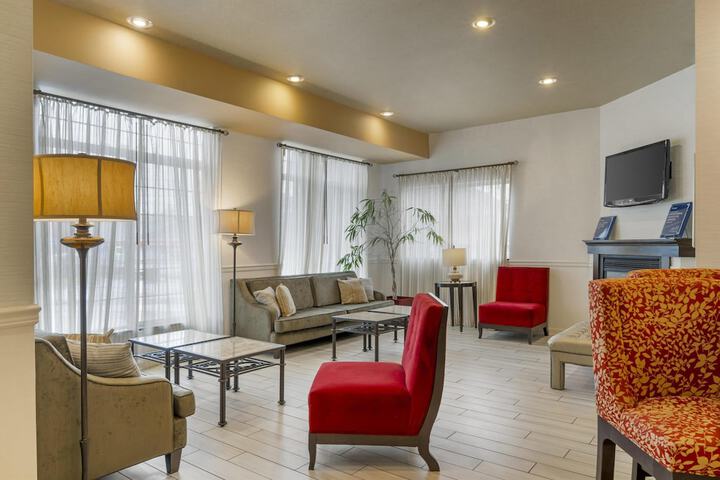Best Western Plus Vineyard Inn & Suites
