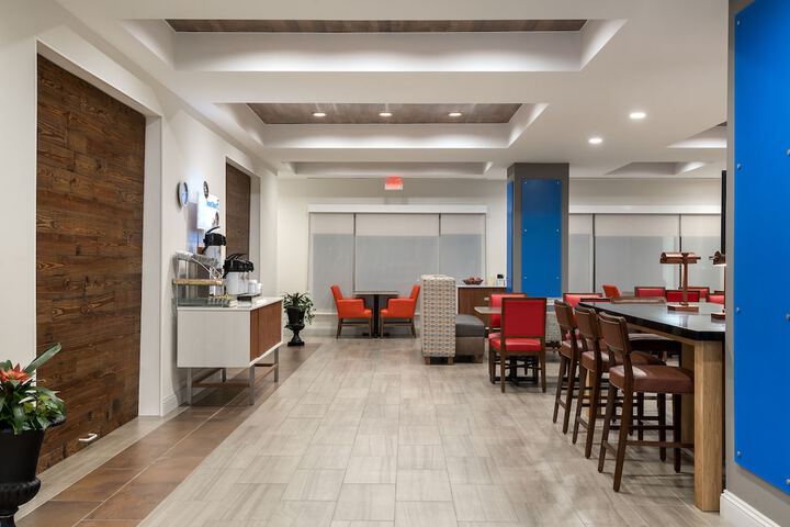 Holiday Inn Express & Suites Florence I-95 & I-20 Civic Center by IHG
