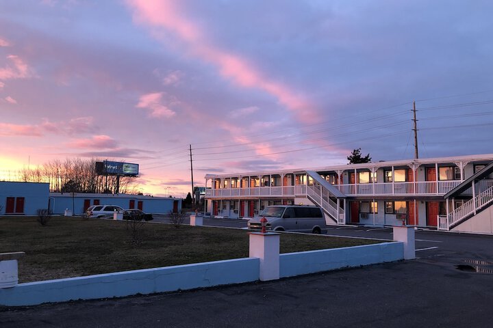 New Sea Breeze Motel