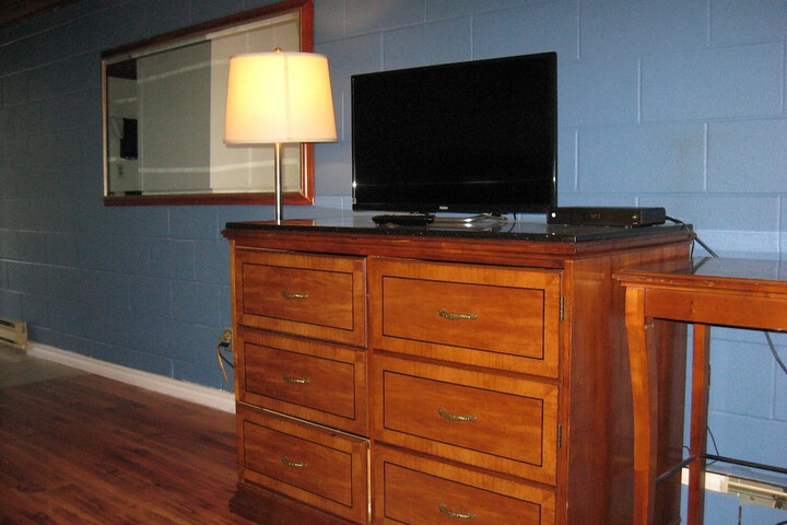 Room 9 of 38
