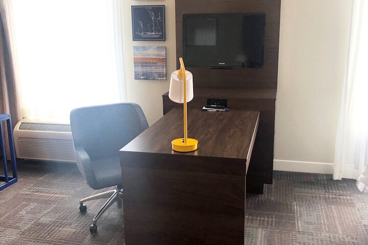 Hampton Inn & Suites Norfolk-Airport