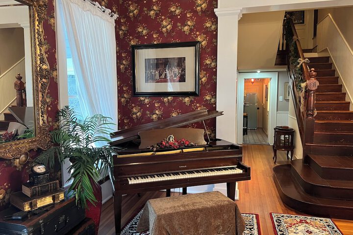 Benefield House Bed & Breakfast