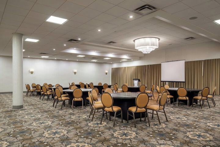 Sheraton Vancouver Guildford Hotel
