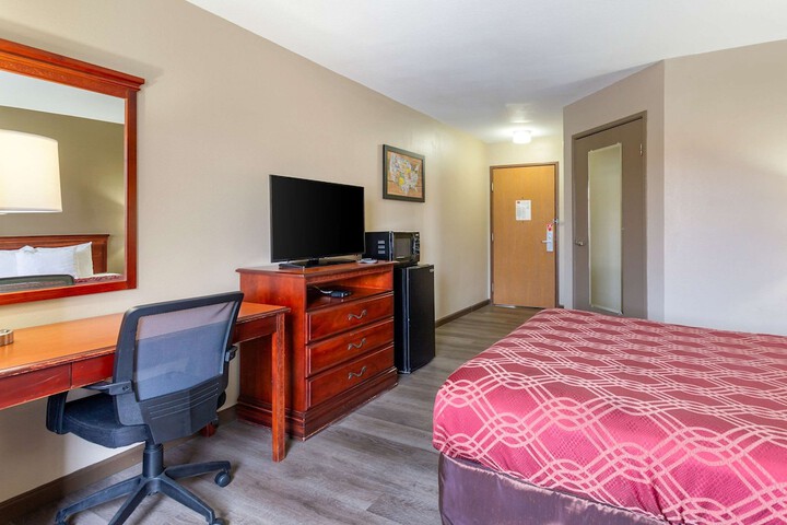 Econo Lodge Inn & Suites Dickson
