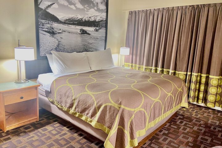 Super 8 by Wyndham Castlegar BC