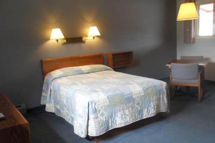 Room 34 of 40
