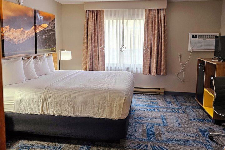 Days Inn and Suites by Wyndham Downtown Missoula-University