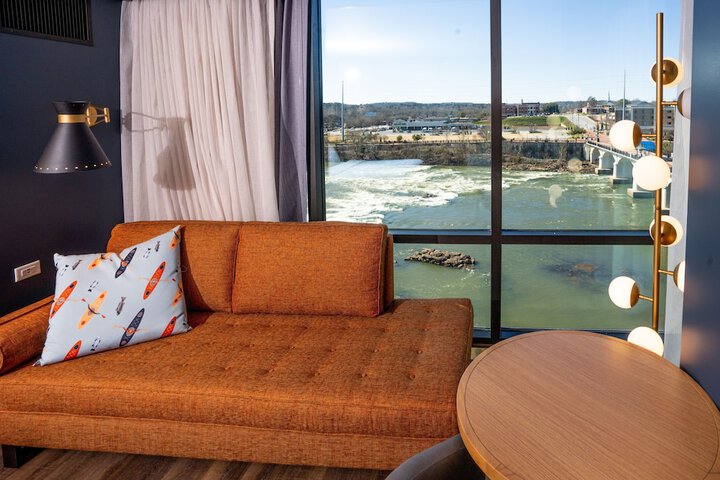 Hotel Indigo Columbus at Riverfront Place by IHG
