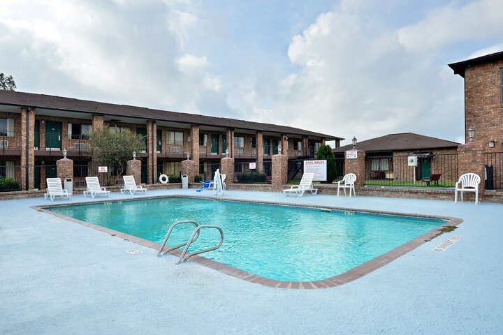 Pool 13 of 57