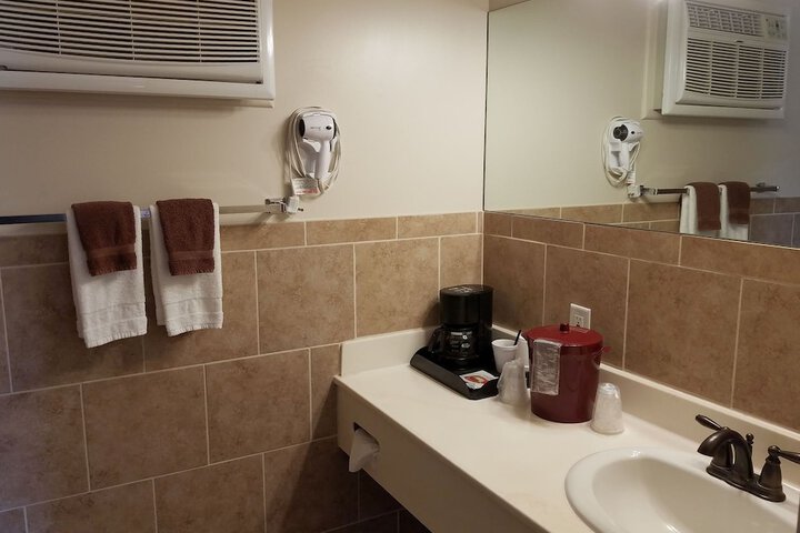 Aquarius Inn