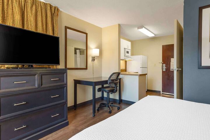 Room 19 of 28