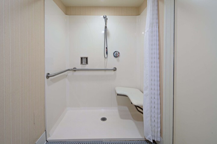 Room 16 of 49