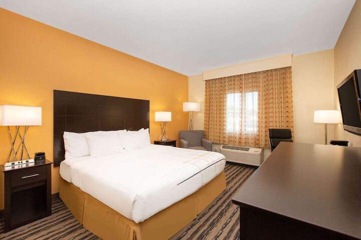 Room 15 of 40