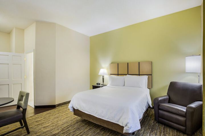 Room 20 of 33