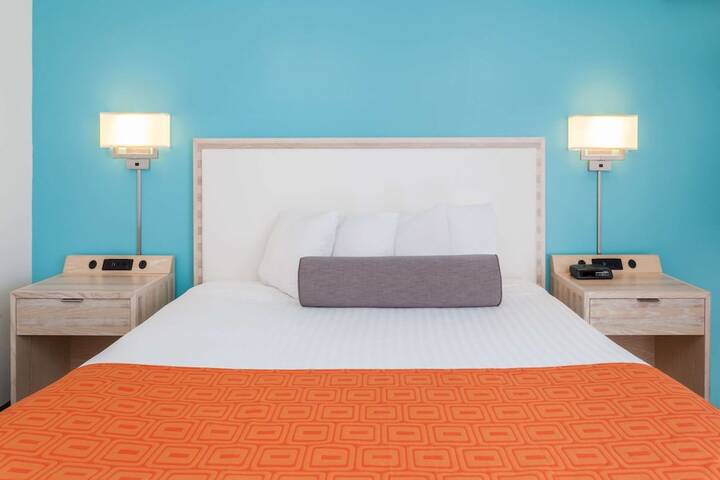 Room 10 of 20