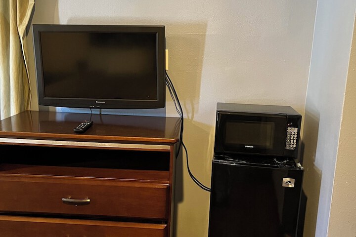 Room 15 of 16