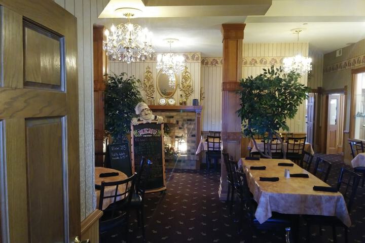 Dining 54 of 60