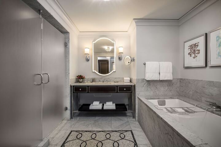 Room 21 of 213