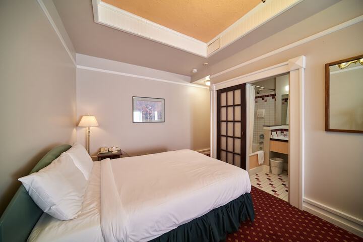 Room 43 of 67