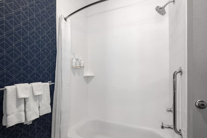 La Quinta Inn & Suites by Wyndham Athens I-65