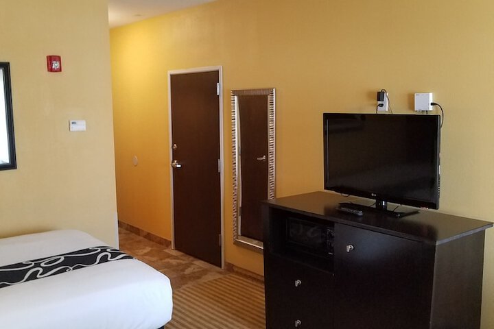 La Quinta Inn & Suites by Wyndham Atlanta-Union City