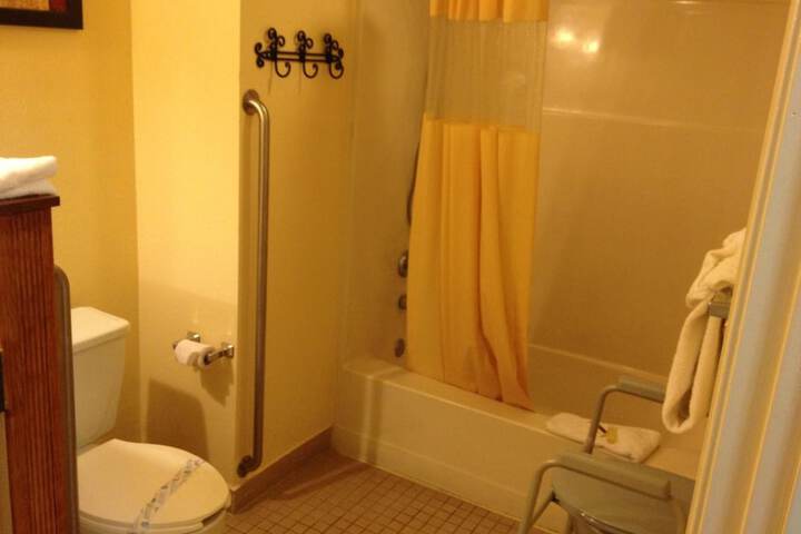 Room 20 of 38