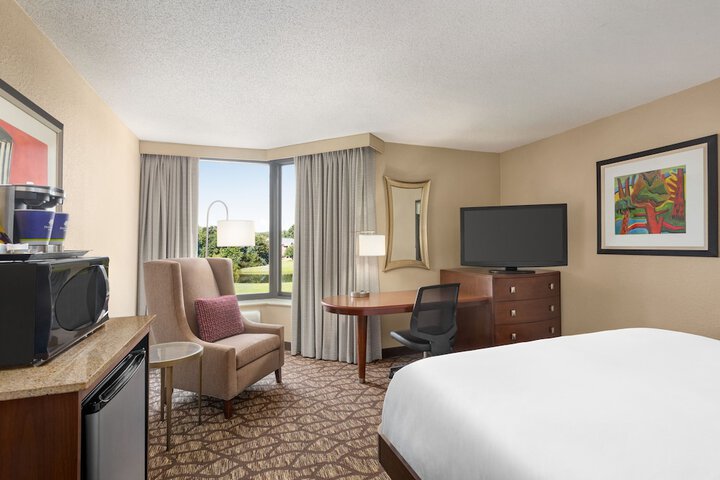 Room 32 of 59
