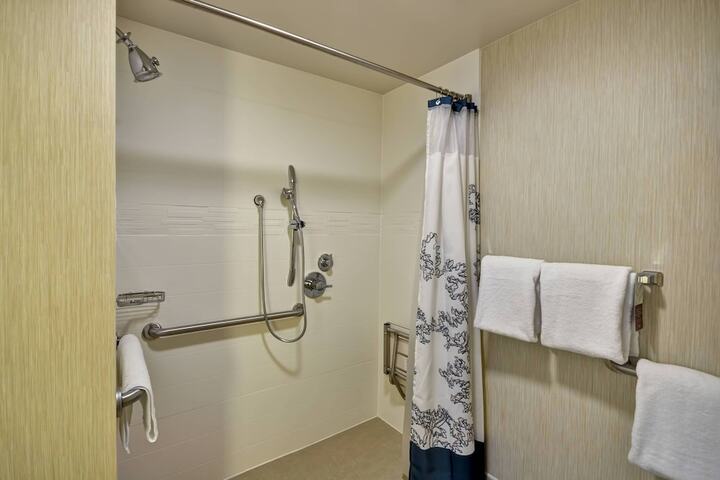 Room 14 of 33