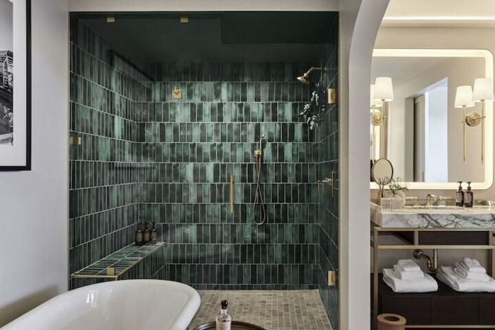 Bowie House Auberge Collection