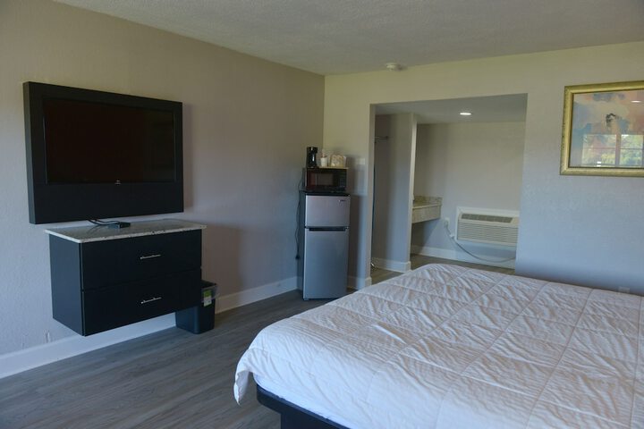 Room 21 of 49