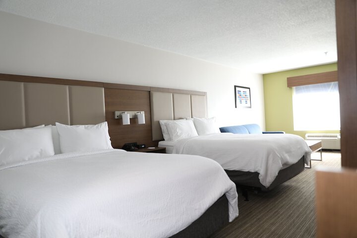 Room 10 of 29
