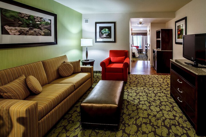 Room 36 of 115