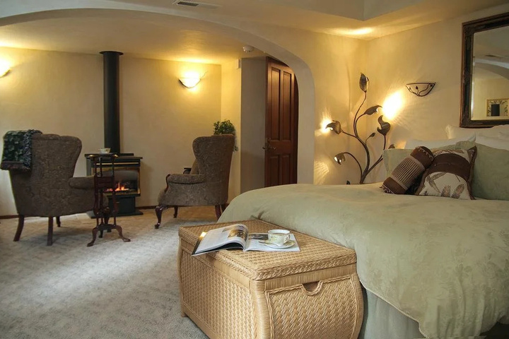 AVALON a LUXURY B AND B