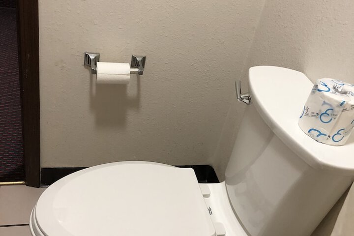 Room 9 of 33